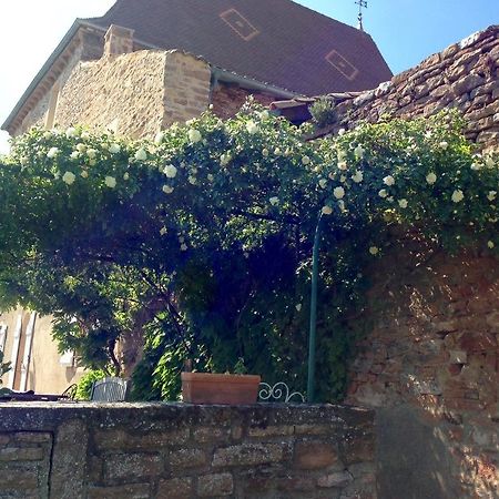 Le Vieux Chateau Leynes Exterior foto