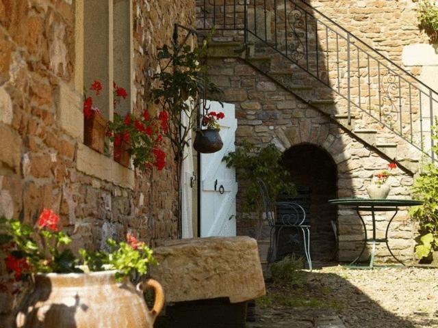 Le Vieux Chateau Leynes Exterior foto